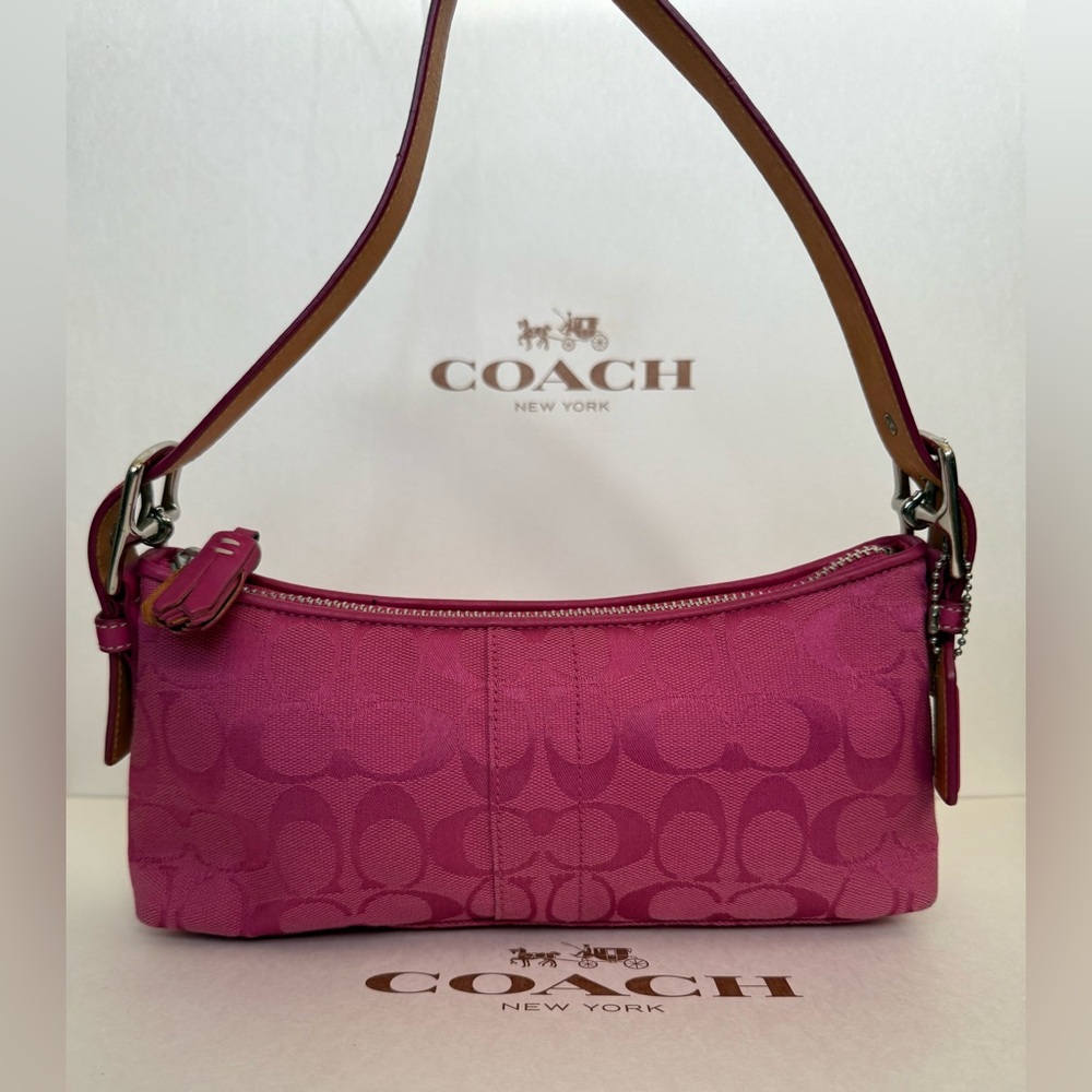 Coach vintage signature hampton baguette demi shoulder purse in hot pink 6371